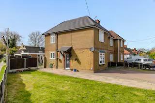 Three bedroom conversion opportunity in South Ockendon, photograph 1 of 1