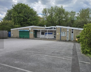 Fourteen bed former GP practice in Milnrow, Manchester, photograph 1 of 1